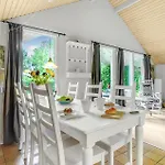 2 Bedroom Awesome In 펜션 *