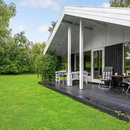 Hébergement de vacances 2 Bedroom Awesome In Nakskov