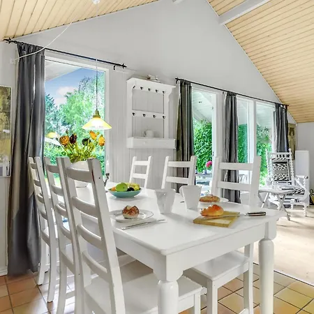 2 Bedroom Awesome In Feriehus *